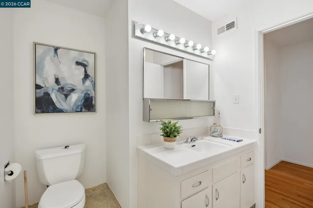 135 Canon Drive Orinda CA 94563