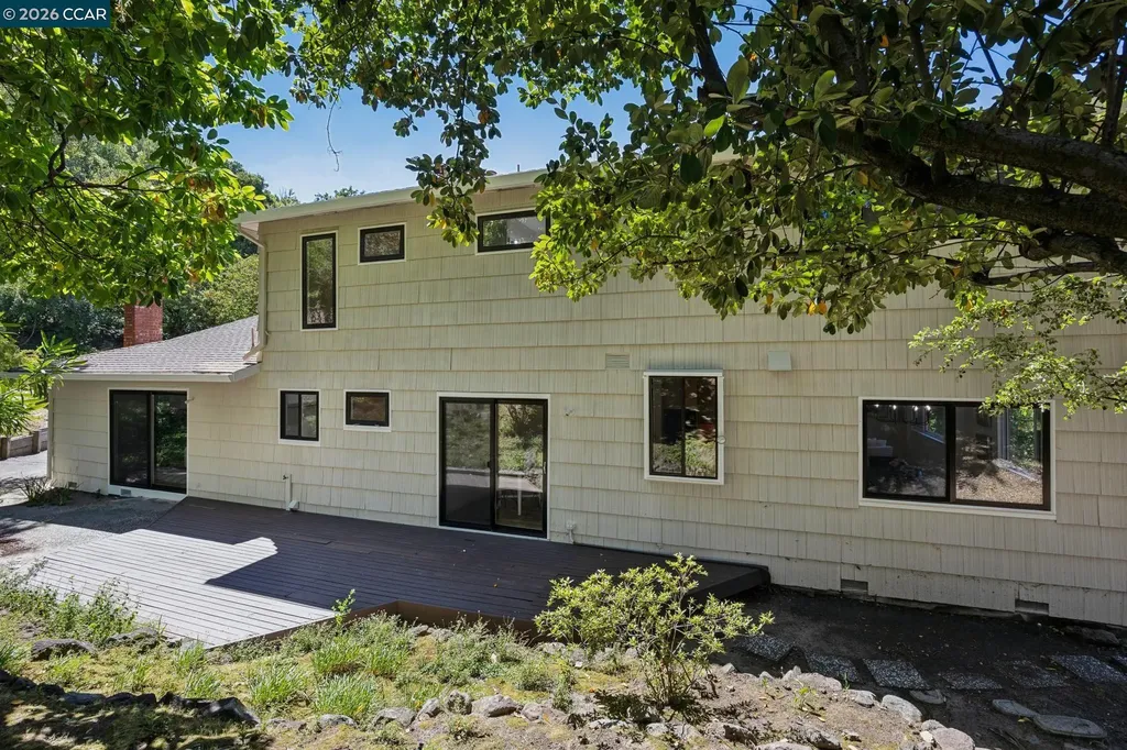 135 Canon Drive Orinda CA 94563