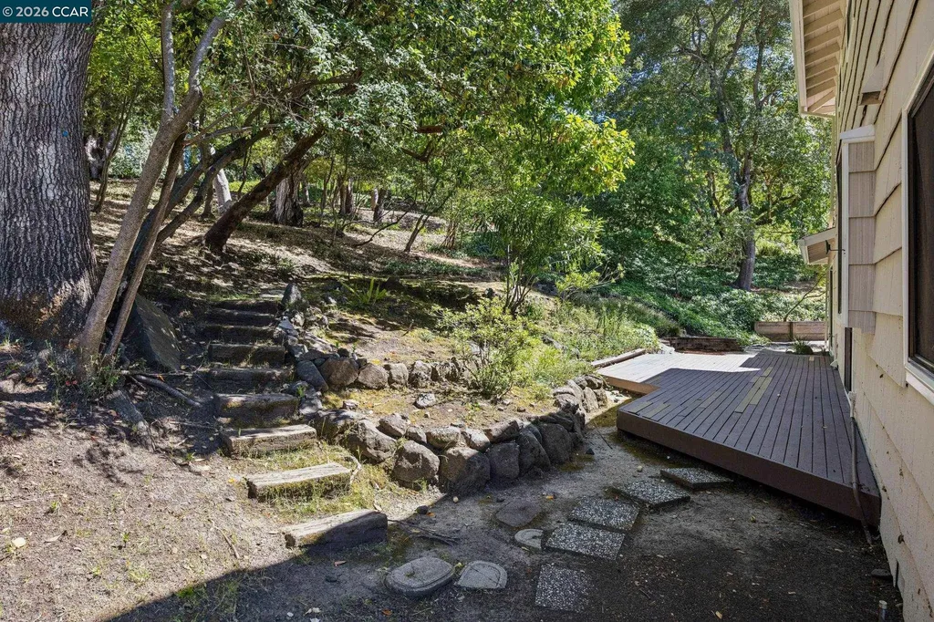 135 Canon Drive Orinda CA 94563