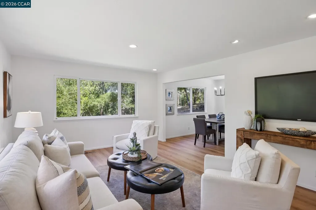 135 Canon Drive Orinda CA 94563