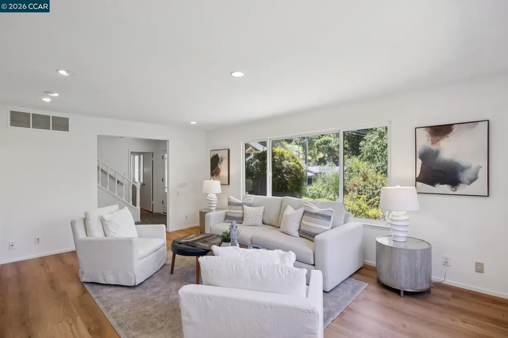 135 Canon Drive Orinda CA 94563