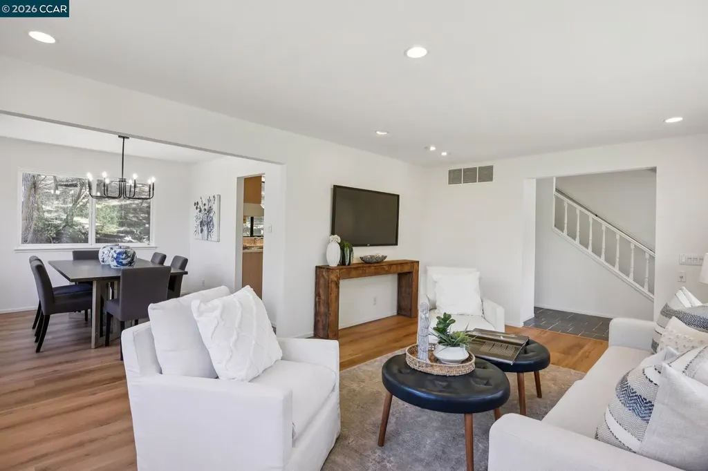 135 Canon Drive Orinda CA 94563