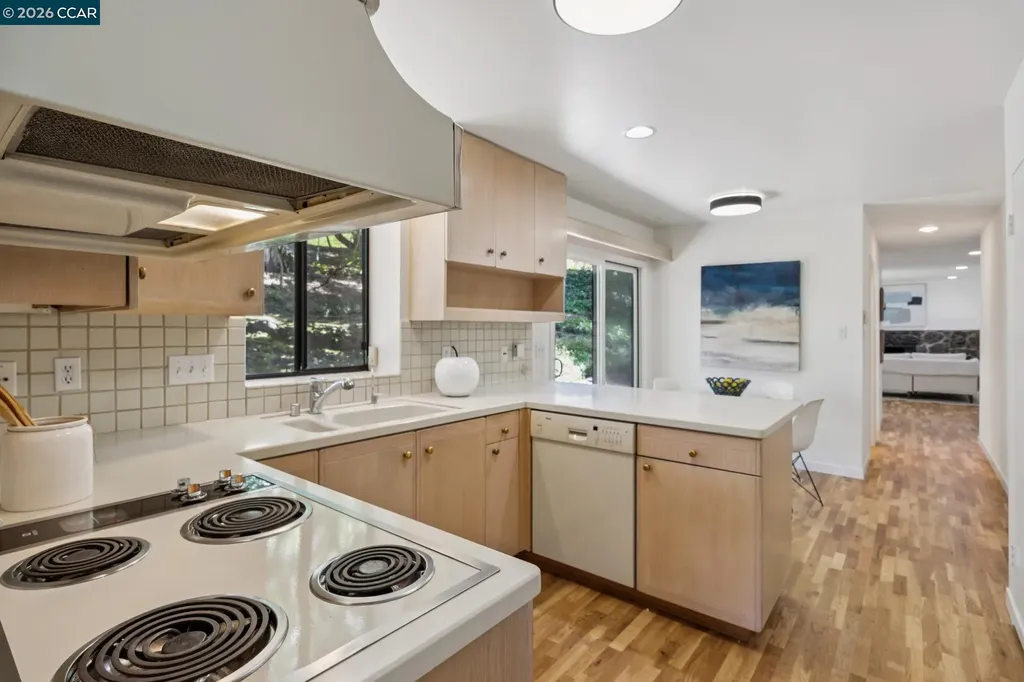 135 Canon Drive Orinda CA 94563