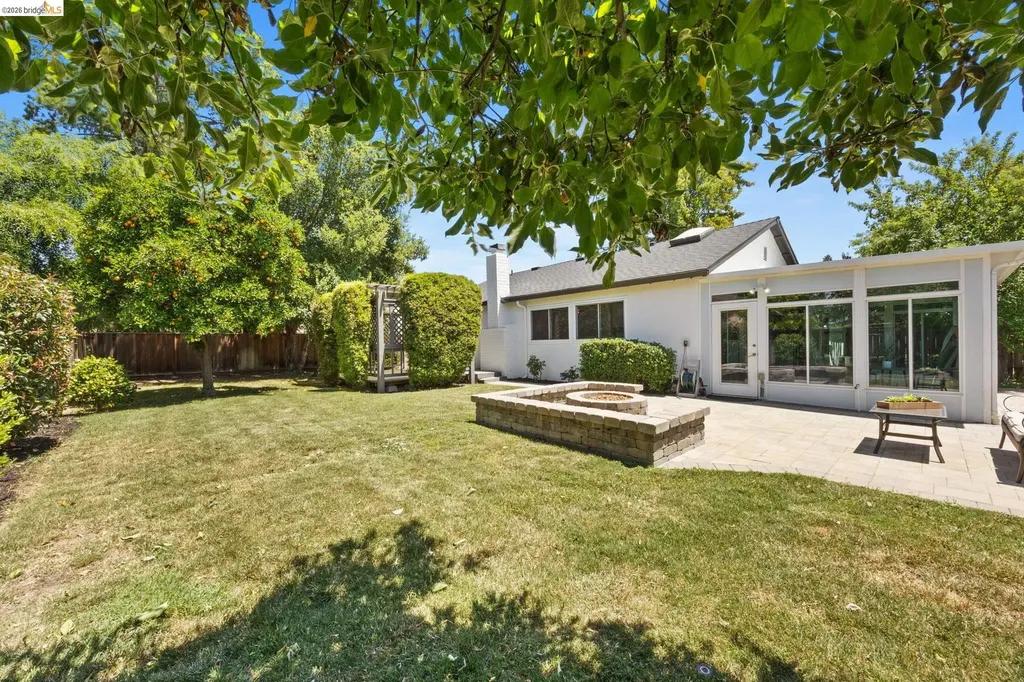 2715 Lyon Circle Concord CA 94518