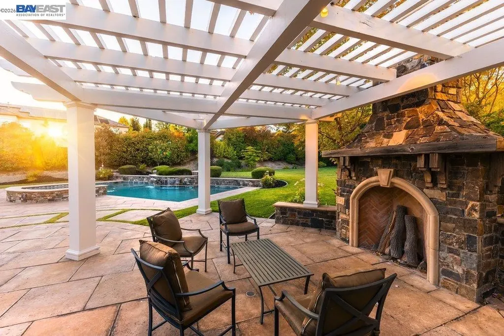 25 Treetop Terrace Alamo CA 94507