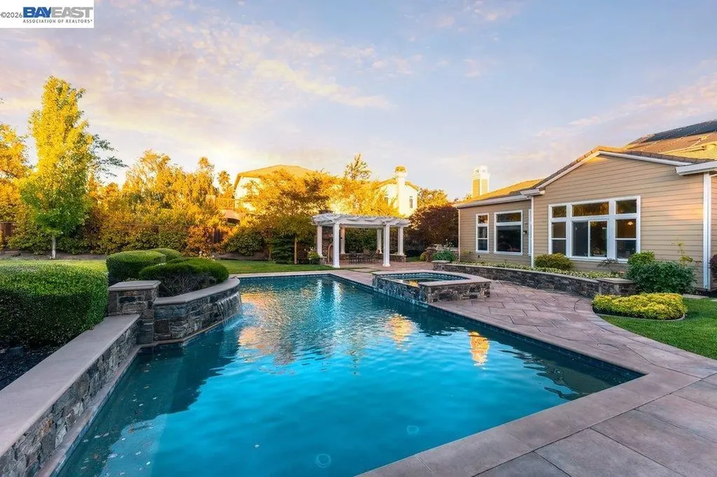 25 Treetop Terrace Alamo CA 94507