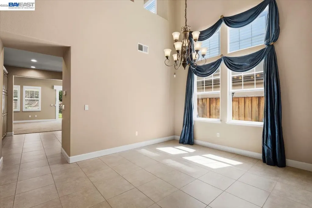 2560 Calabria Court Dublin CA 94568