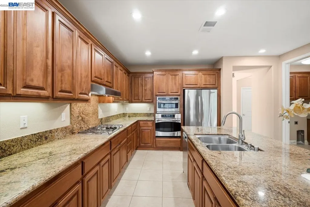 2560 Calabria Court Dublin CA 94568