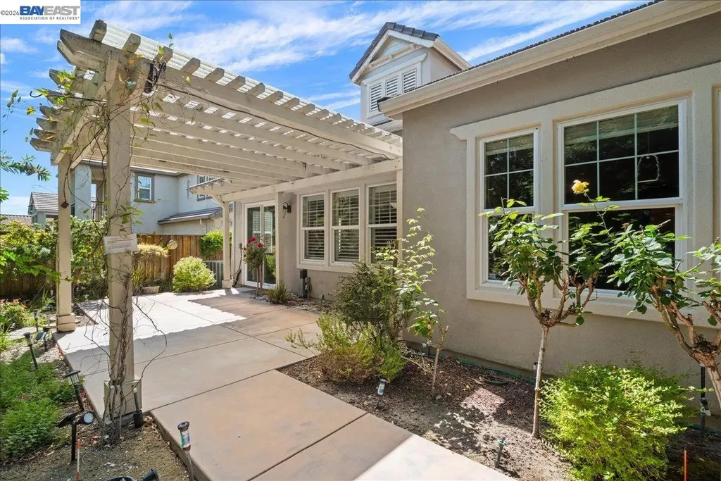 2560 Calabria Court Dublin CA 94568