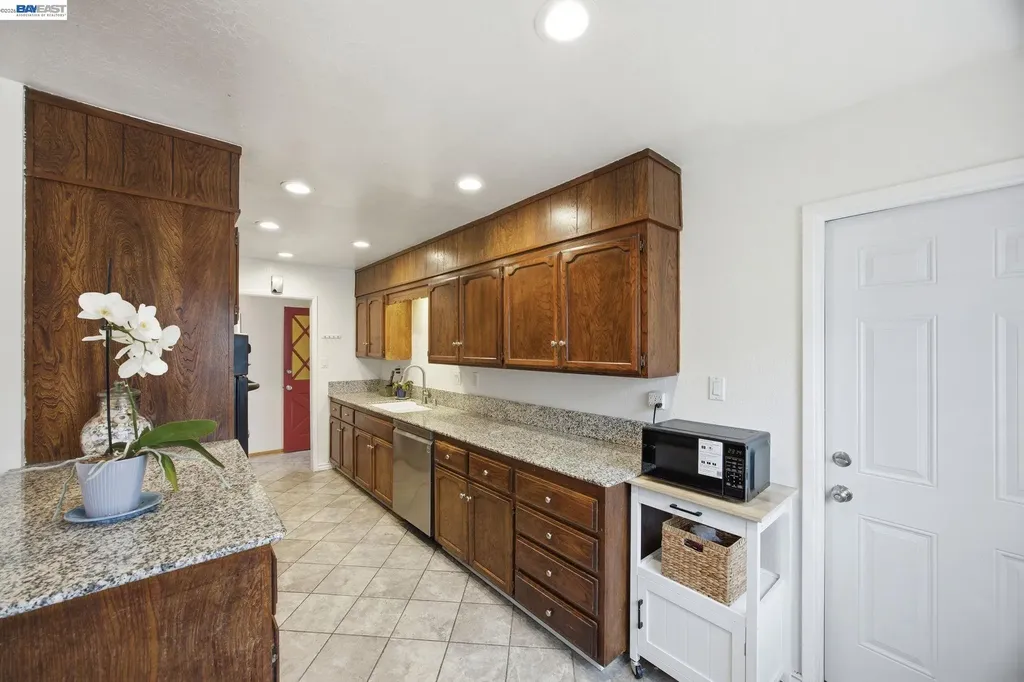 1949 Via Lacqua San Lorenzo CA 94580