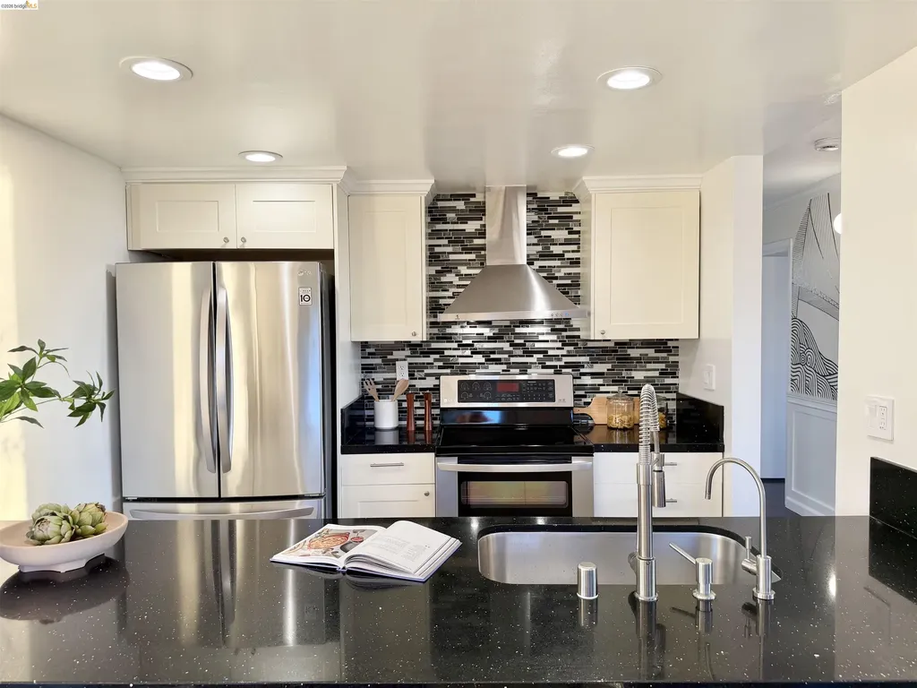 5340 Broadway Terrace Oakland CA 94618
