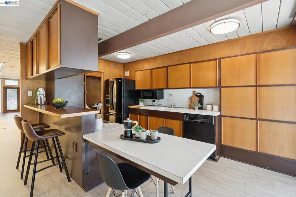 5314 Crown Court Castro Valley CA 94552