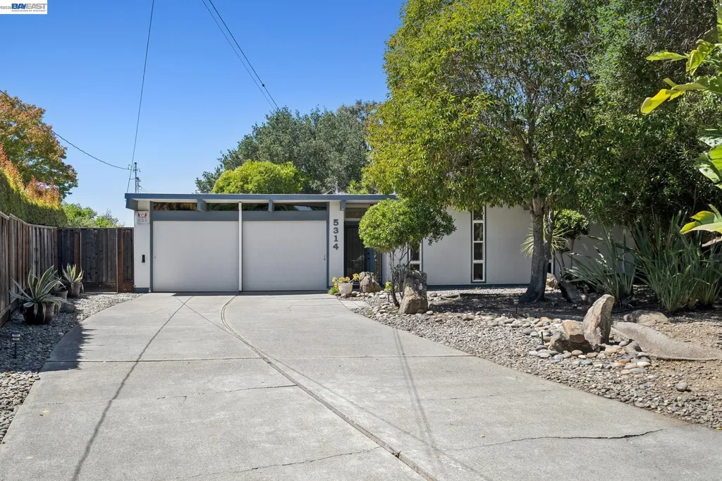5314 Crown Court Castro Valley CA 94552