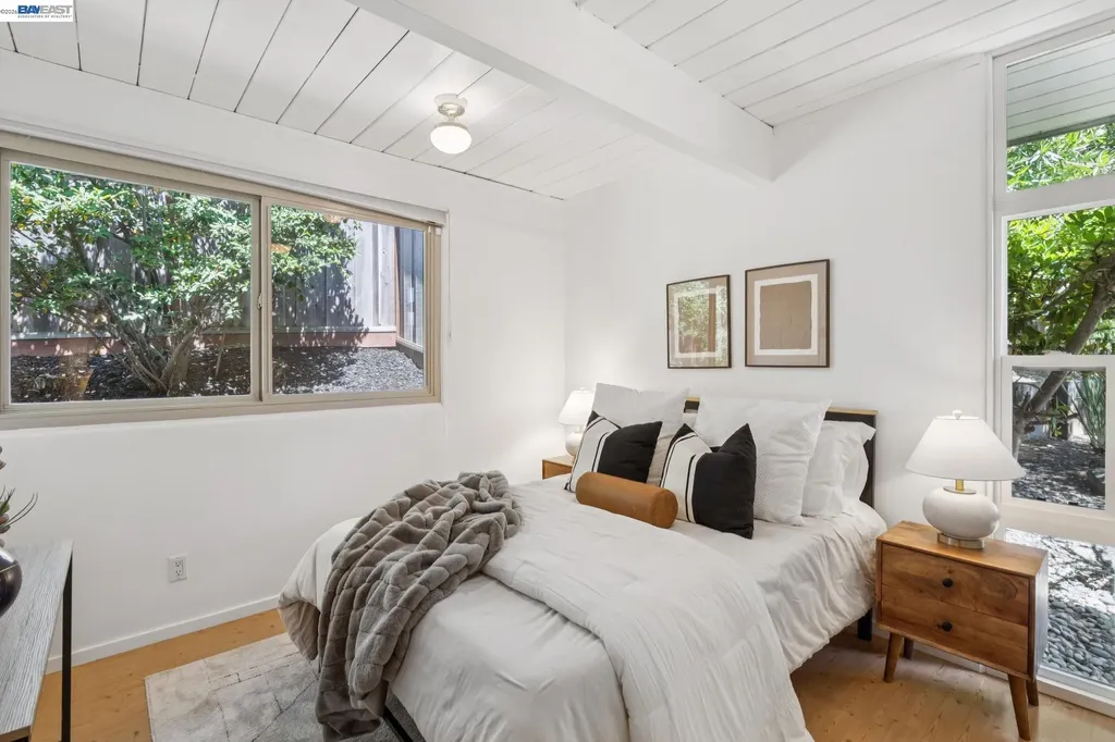5314 Crown Court Castro Valley CA 94552