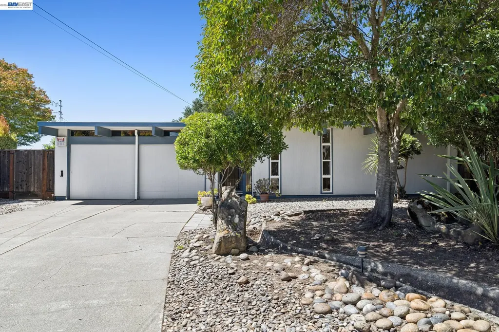 5314 Crown Court Castro Valley CA 94552