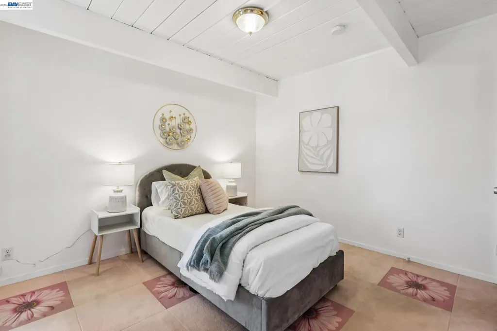 5314 Crown Court Castro Valley CA 94552