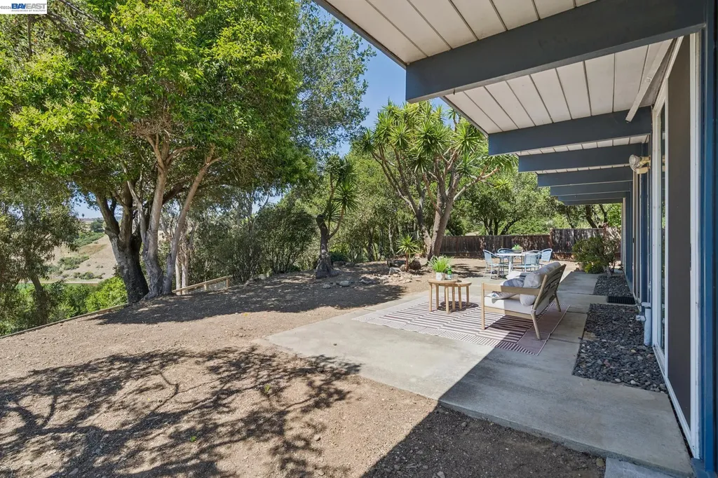 5314 Crown Court Castro Valley CA 94552