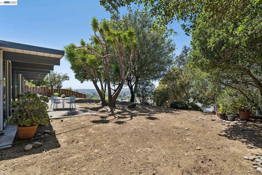 5314 Crown Court Castro Valley CA 94552