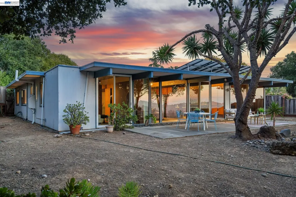5314 Crown Court Castro Valley CA 94552