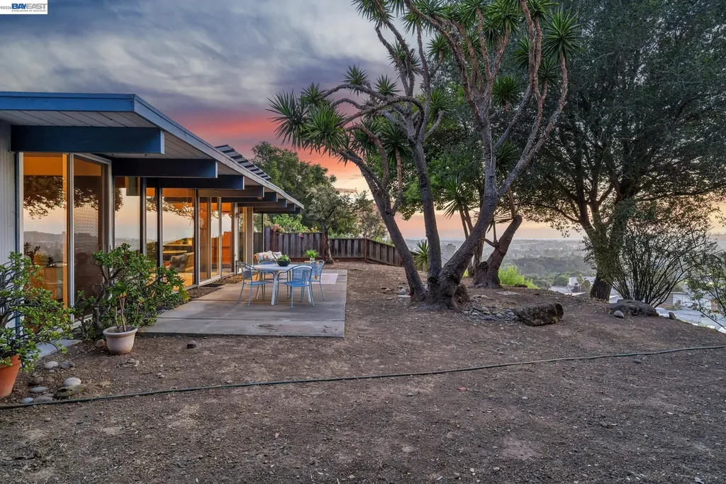 5314 Crown Court Castro Valley CA 94552