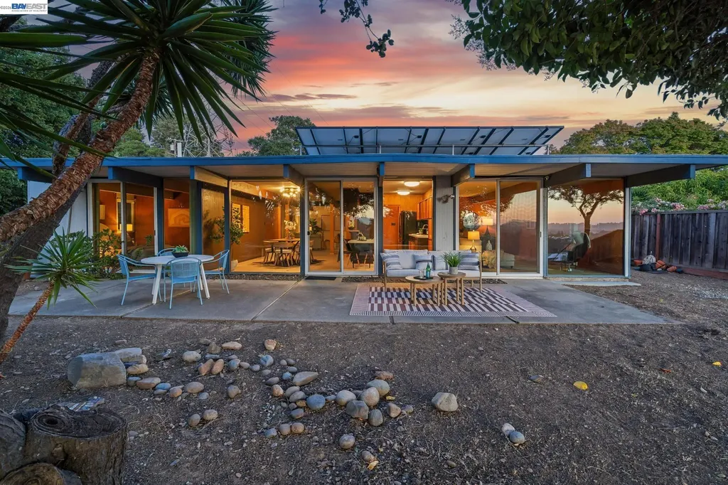 5314 Crown Court Castro Valley CA 94552