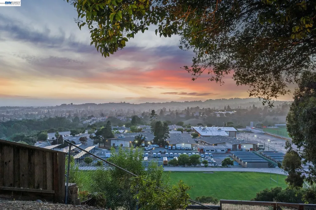 5314 Crown Court Castro Valley CA 94552