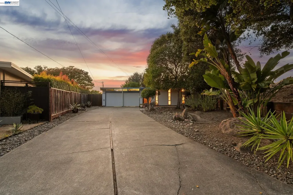 5314 Crown Court Castro Valley CA 94552