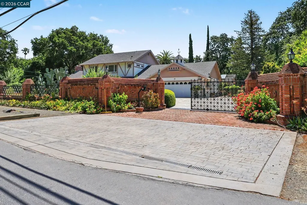 25 Amberwood Lane Walnut Creek CA 94598