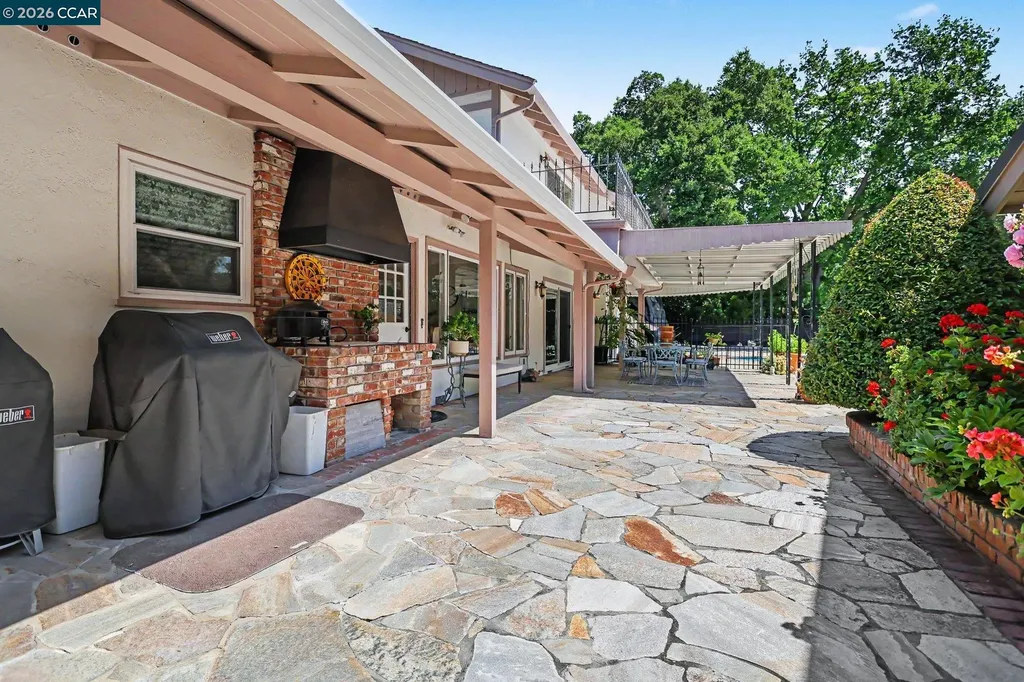 25 Amberwood Lane Walnut Creek CA 94598