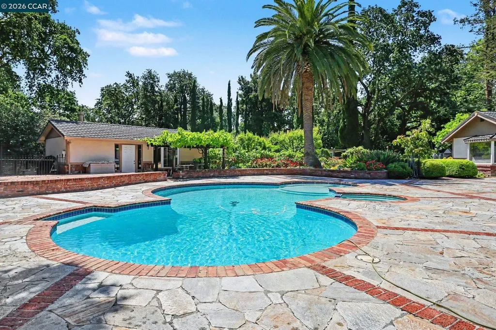 25 Amberwood Lane Walnut Creek CA 94598