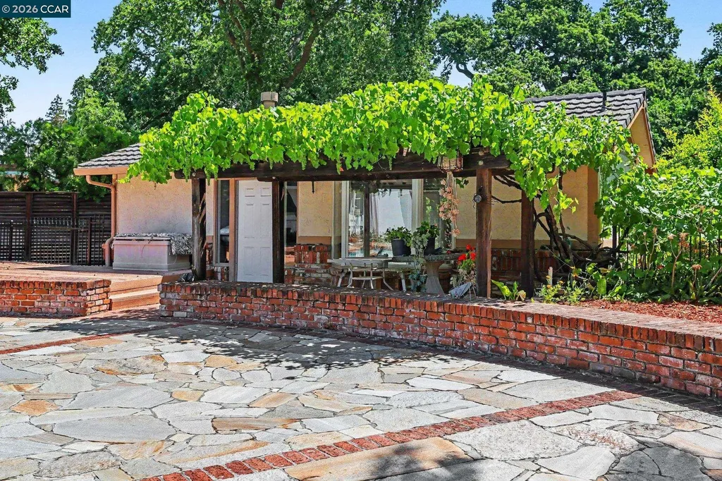 25 Amberwood Lane Walnut Creek CA 94598