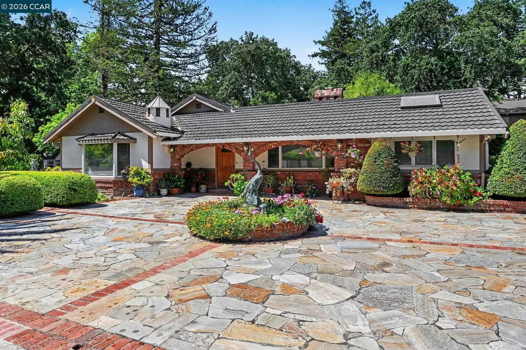 25 Amberwood Lane Walnut Creek CA 94598
