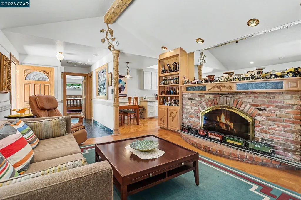 25 Amberwood Lane Walnut Creek CA 94598
