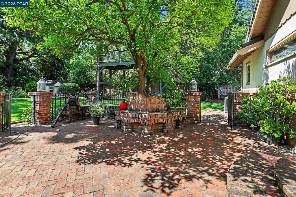 25 Amberwood Lane Walnut Creek CA 94598