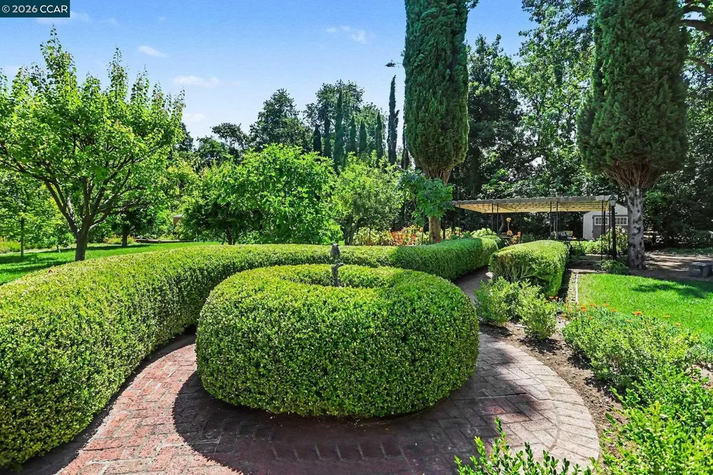 25 Amberwood Lane Walnut Creek CA 94598