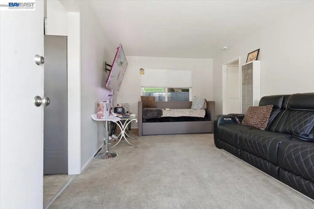 882 Tennyson Road Hayward CA 94544