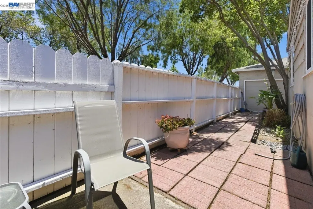 882 Tennyson Road Hayward CA 94544
