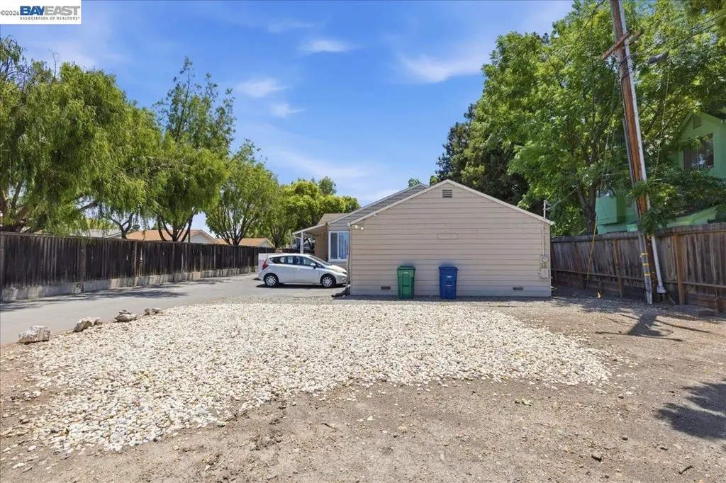 882 Tennyson Road Hayward CA 94544
