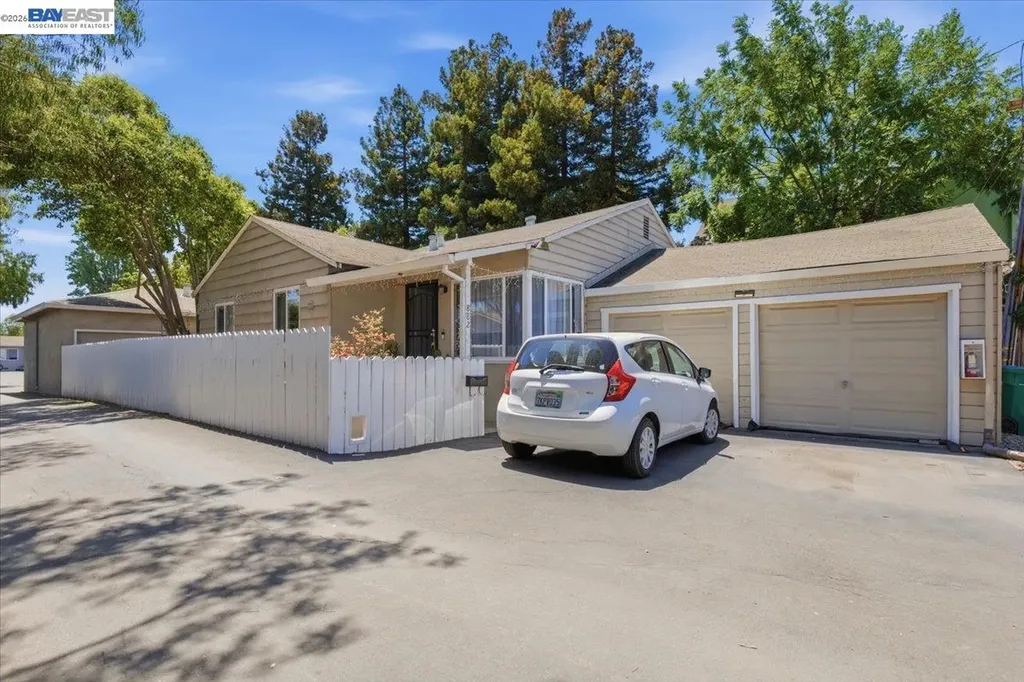 882 Tennyson Road Hayward CA 94544