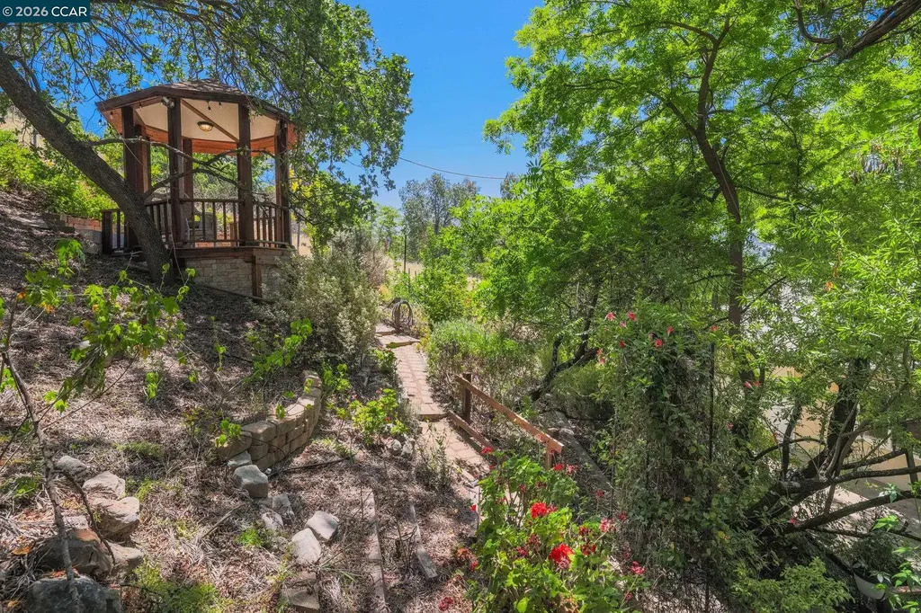 205 Summit Road Walnut Creek CA 94598