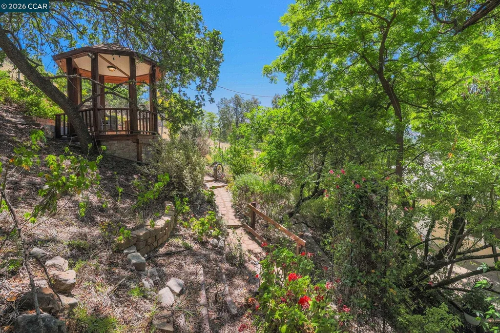 205 Summit Road Walnut Creek CA 94598