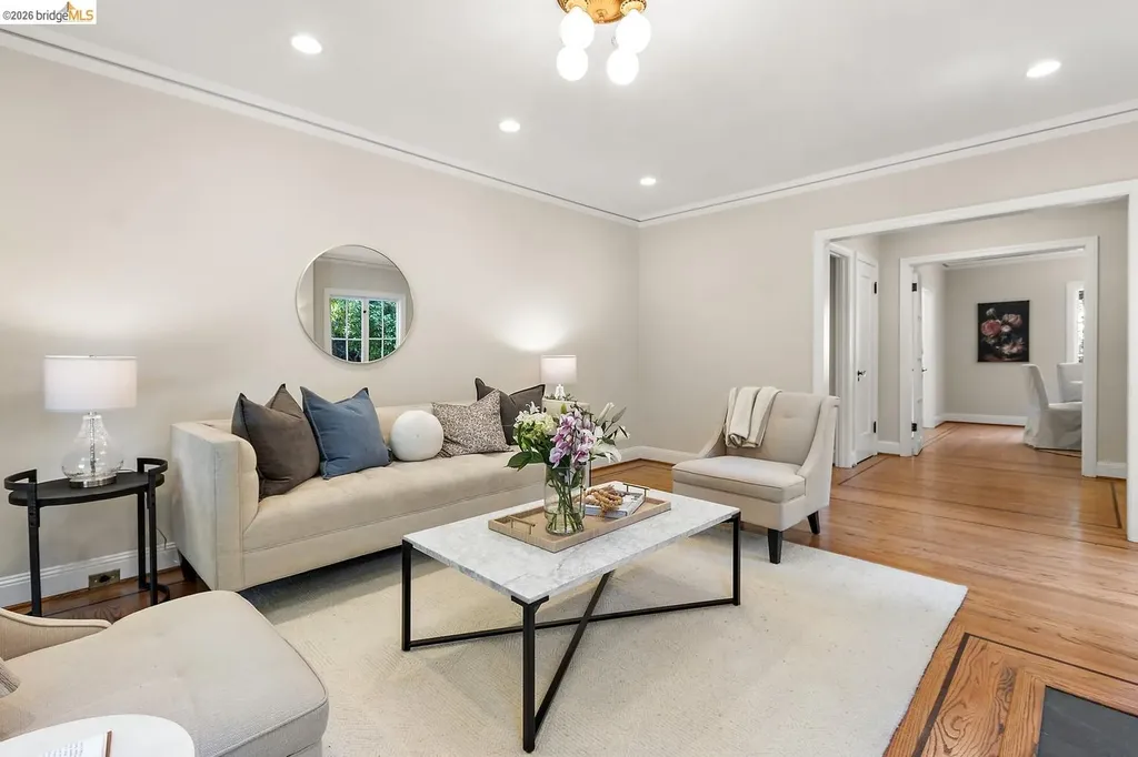 859 Sunnyhills Road Oakland CA 94610