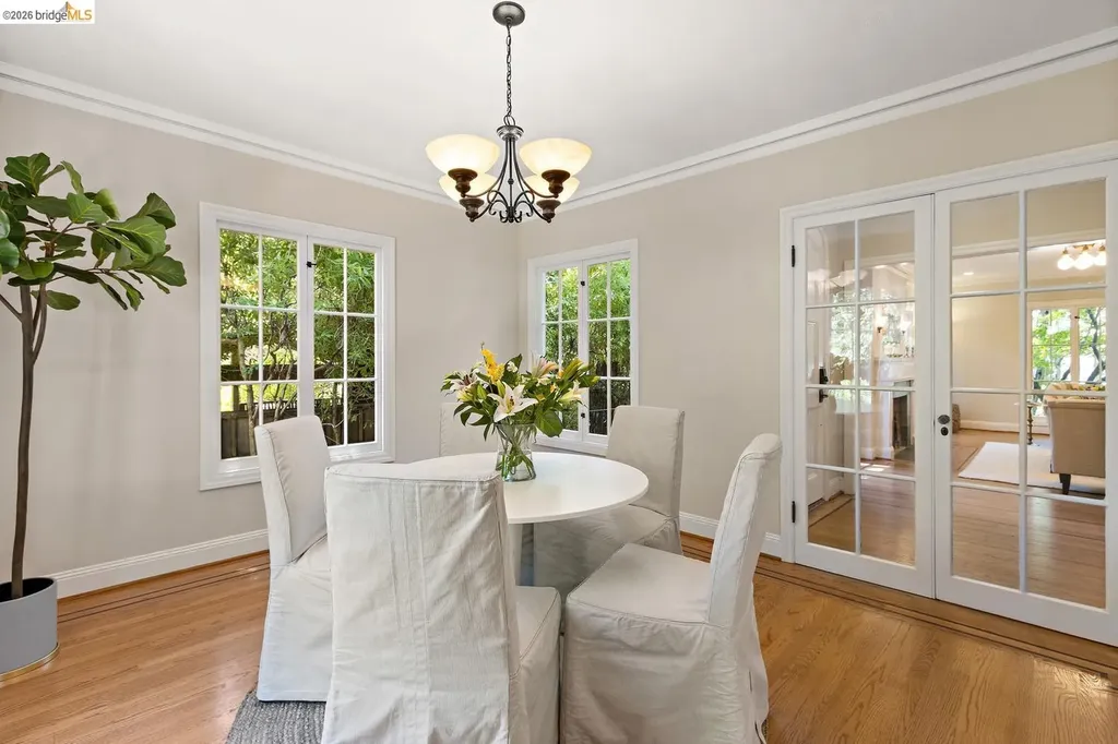 859 Sunnyhills Road Oakland CA 94610