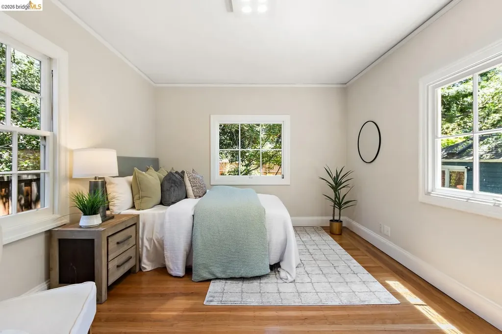 859 Sunnyhills Road Oakland CA 94610