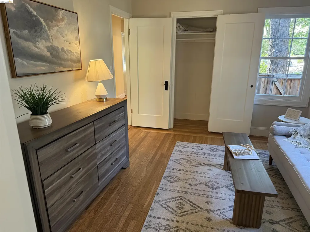 859 Sunnyhills Road Oakland CA 94610