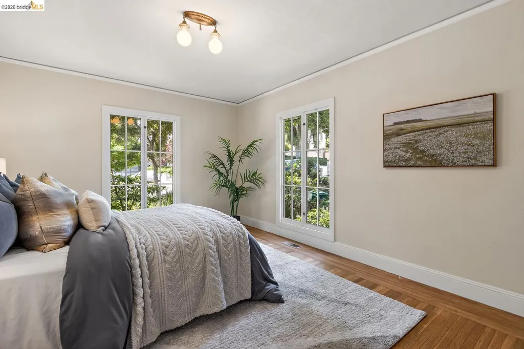 859 Sunnyhills Road Oakland CA 94610