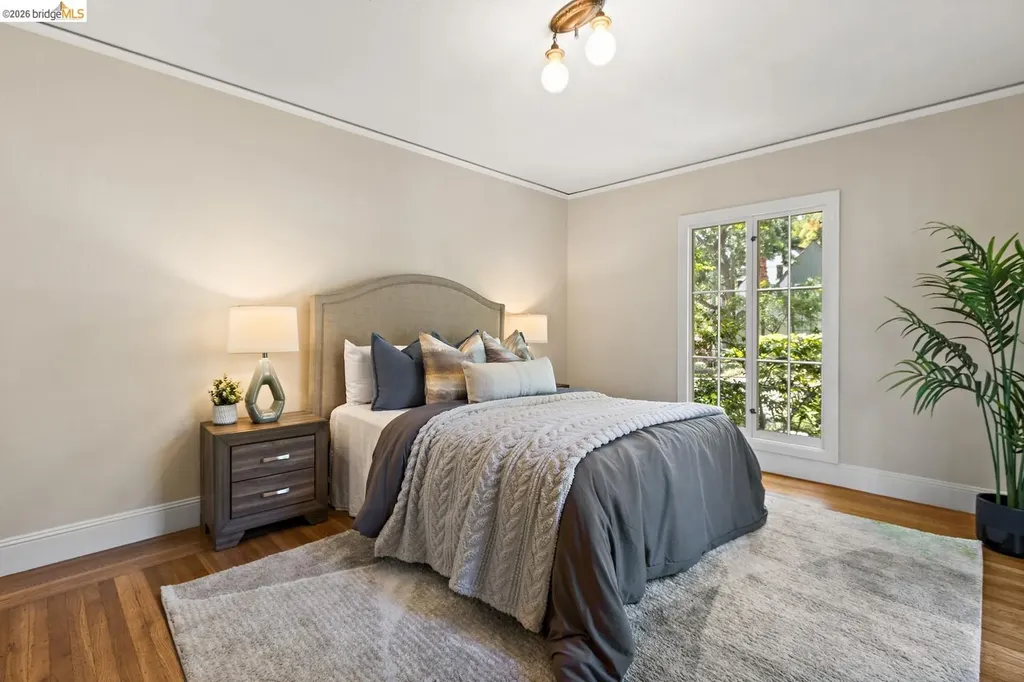 859 Sunnyhills Road Oakland CA 94610