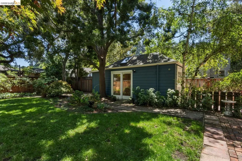 859 Sunnyhills Road Oakland CA 94610
