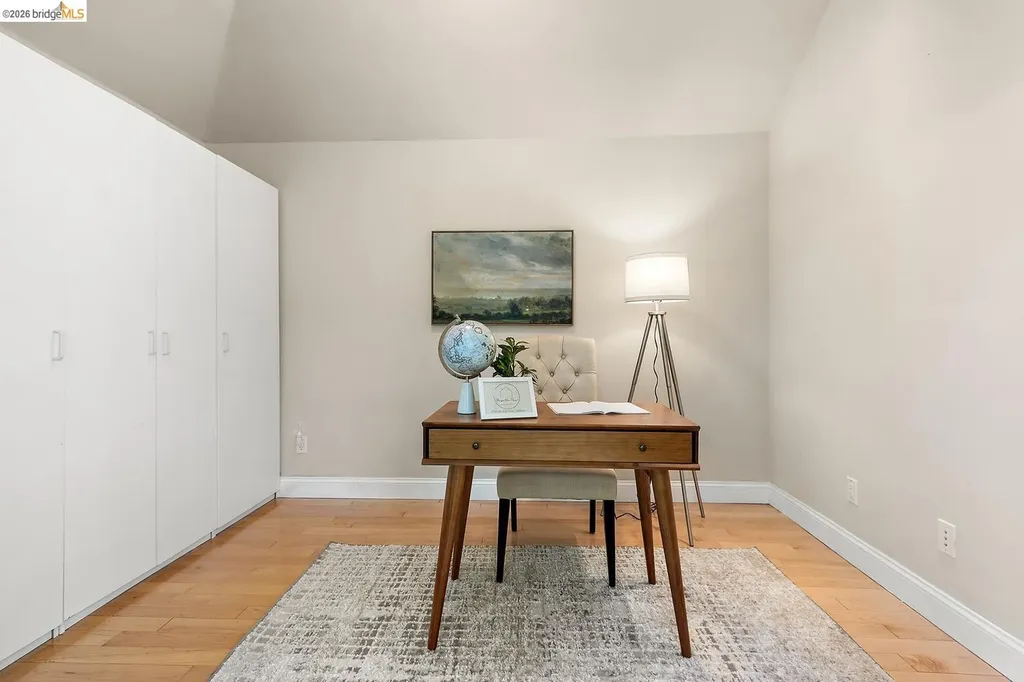 859 Sunnyhills Road Oakland CA 94610