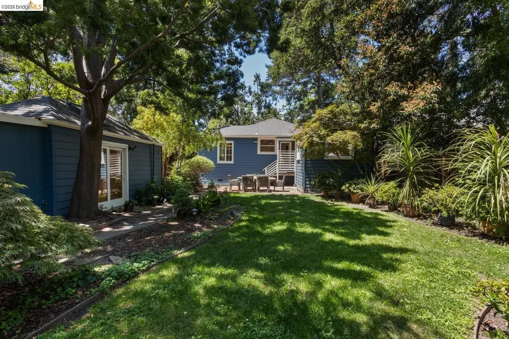 859 Sunnyhills Road Oakland CA 94610